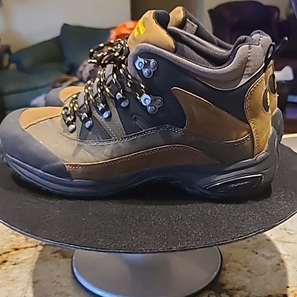 Dunham Cloud leather waterproof hiking boots men's sz 9. (#1017) - Picture 3 of 12